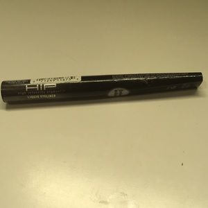 L’Oreal H.I.P. Liquid Eyeliner 950 Talented